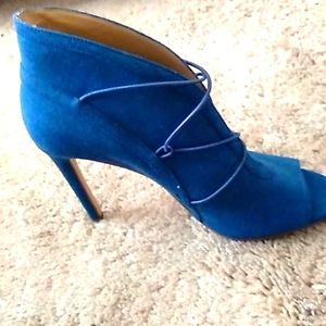 FINAL PRICE on Super stylish Women's size 7 denim blue GILLI heels
